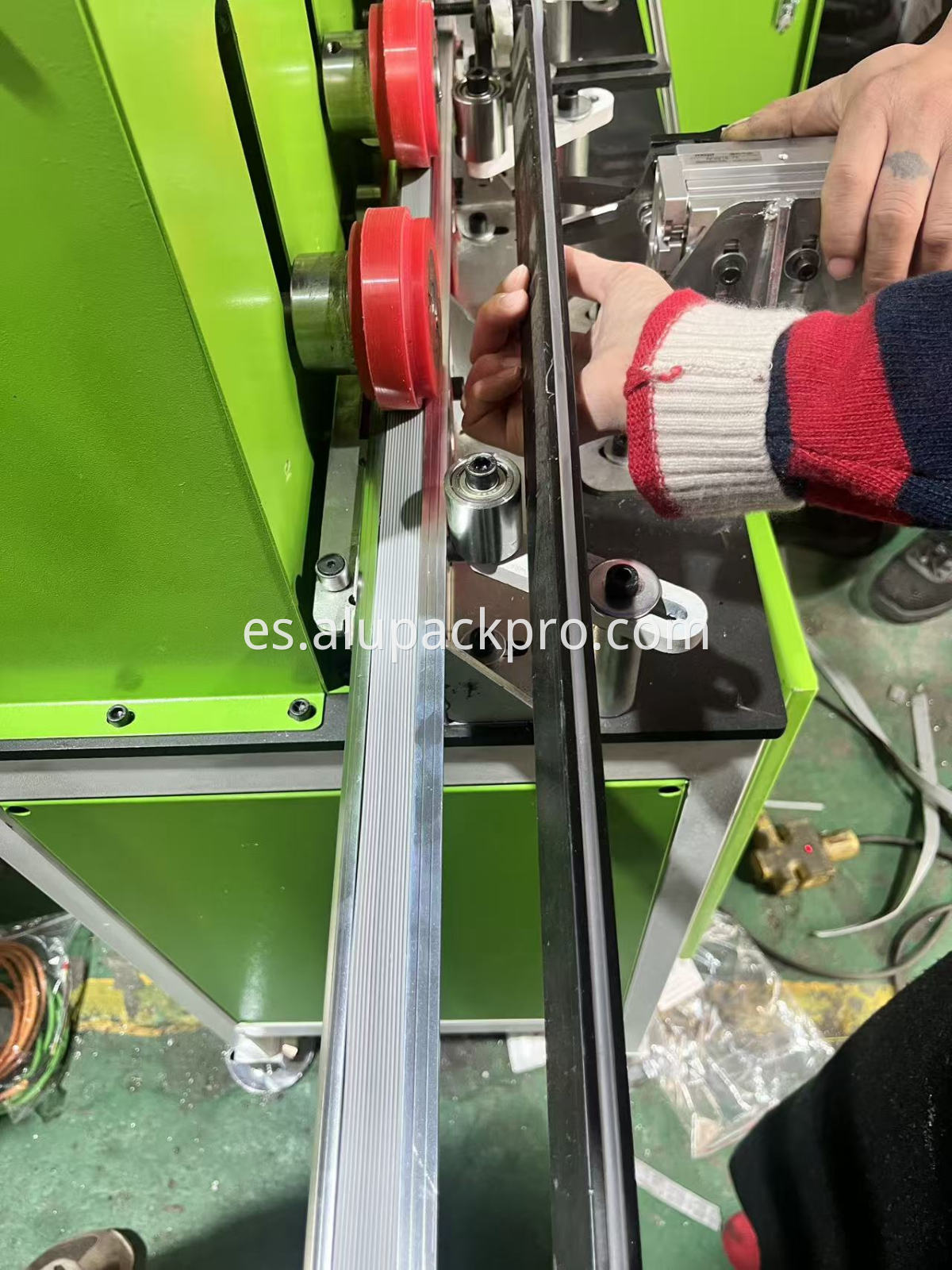 Rubber Sealing Strip Installation Machine
